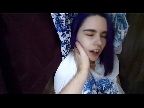 ❤️ Trovis mian fratinon en la ŝranko kaj helpis ŝin kumi ❤️❌ Malĉasuloj ĉe ni ☑